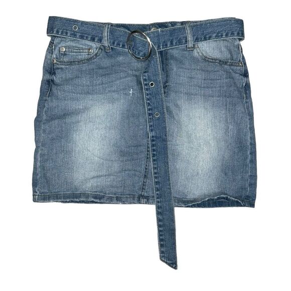 Almost famous Cotton Blend Spandex Jean Mini Skirt distressed light wash size M - Picture 2 of 8